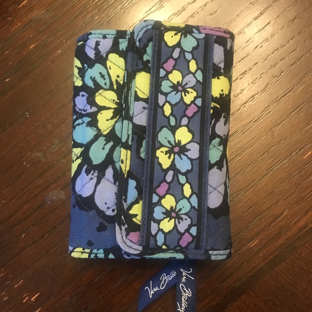 Vera Bradley Floral Quilted trifold Cardholder wallet